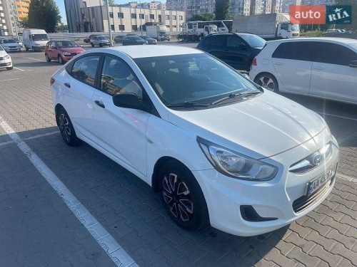 Hyundai Accent 2013