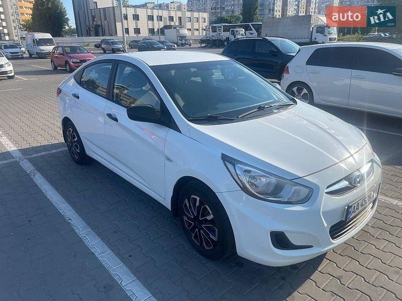 Hyundai Accent 2013