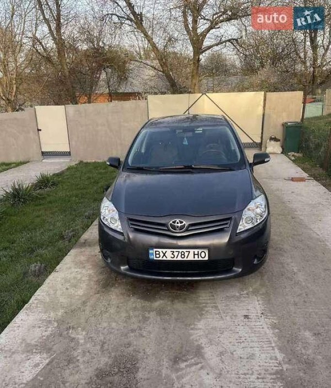 Toyota Auris 2011