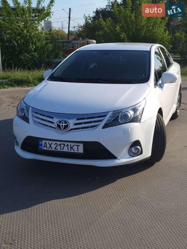 Toyota Avensis 2013