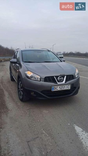 Nissan Qashqai+2 2011