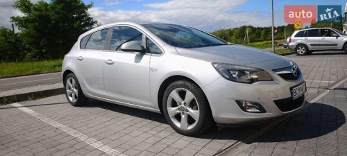 Opel Astra 2011