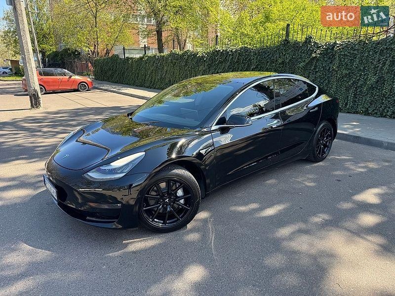 Tesla Model 3 2019