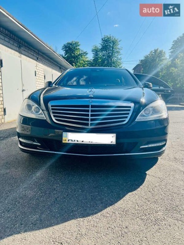 Mercedes-Benz S-Class 2011