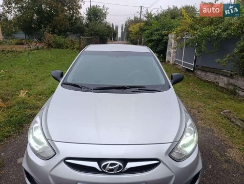 Hyundai Accent 2011
