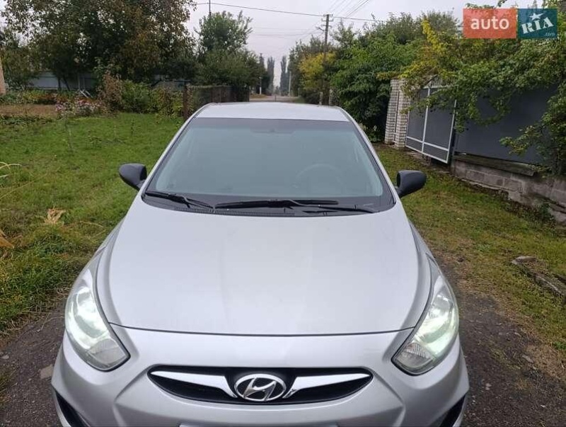 Hyundai Accent 2011