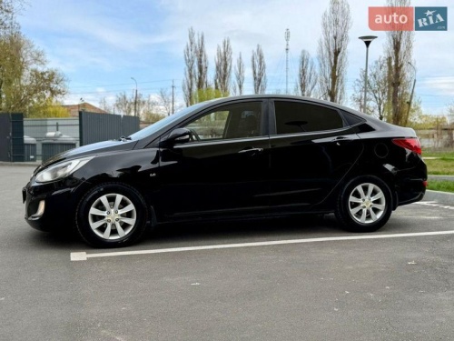 Hyundai Accent 2012