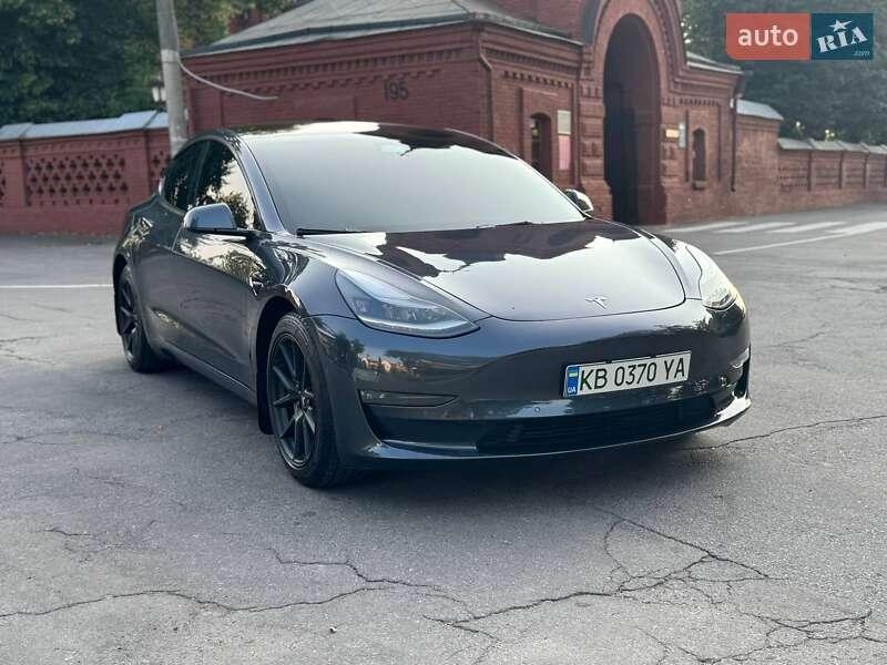 Tesla Model 3 2022