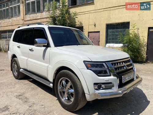 Mitsubishi Pajero Wagon 2013
