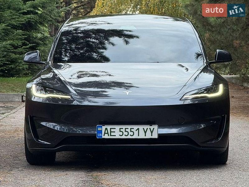Tesla Model 3 2025