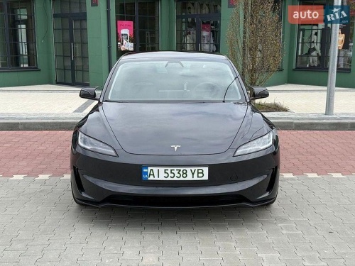 Tesla Model 3 2024