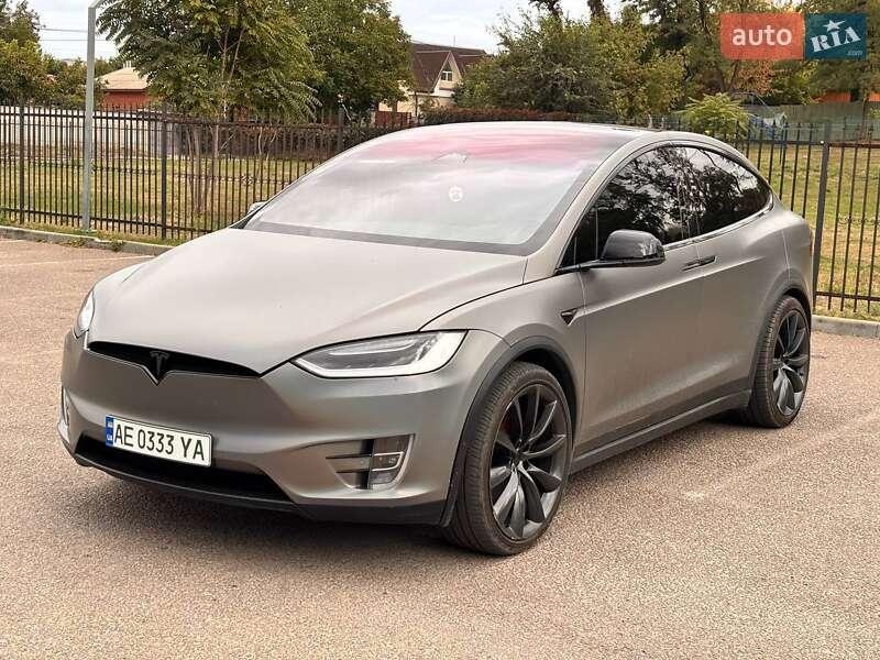 Tesla Model X 2019