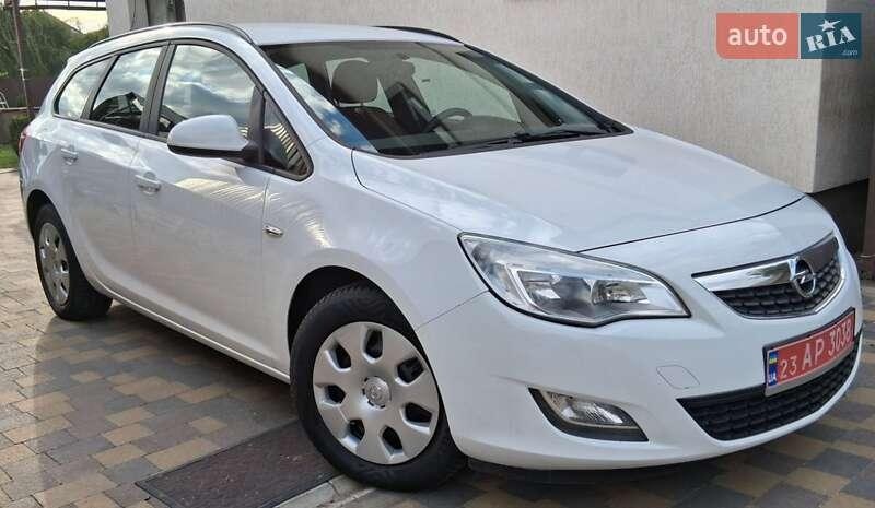 Opel Astra 2011