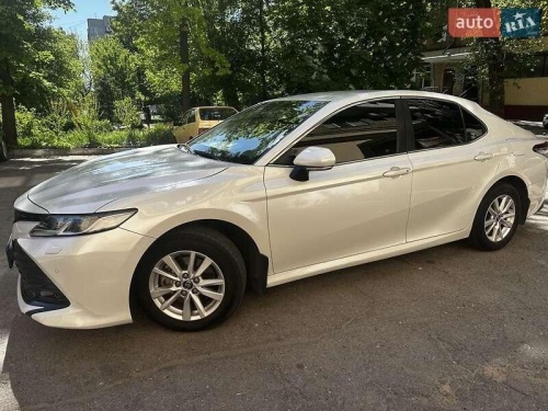 Toyota Camry 2018