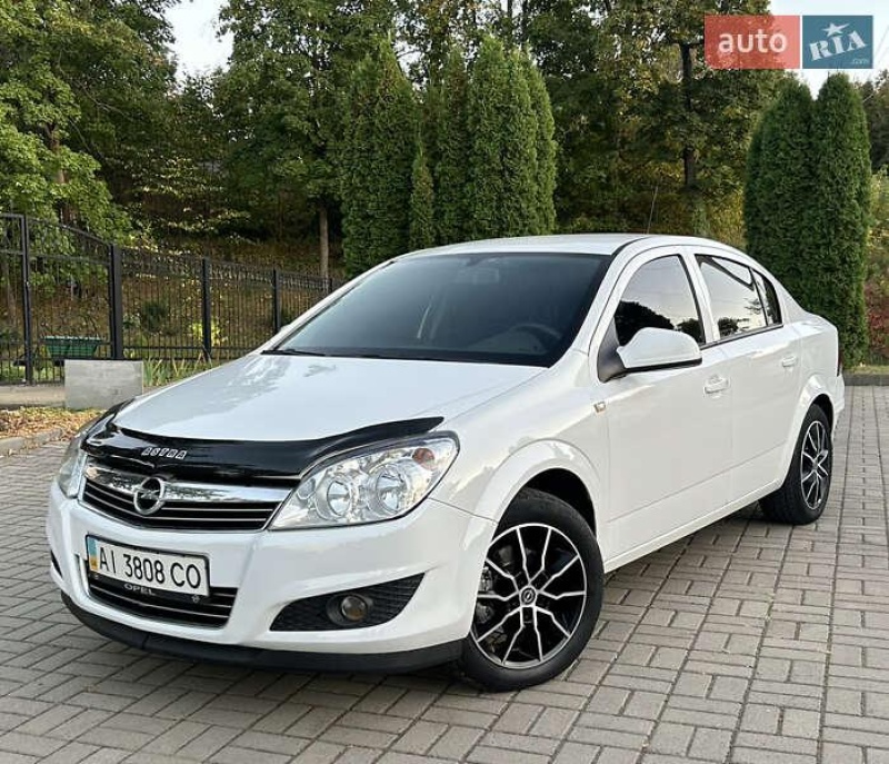 Opel Astra 2012