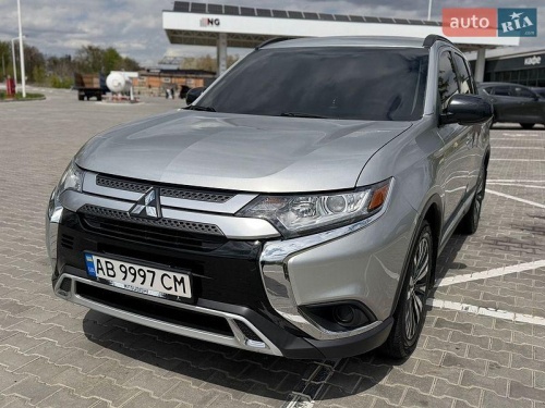 Mitsubishi Outlander 2020