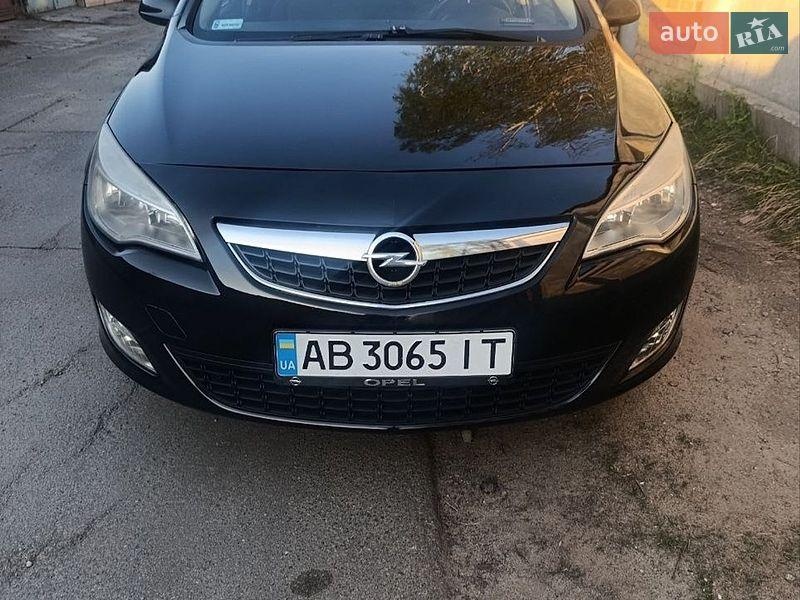 Opel Astra 2011