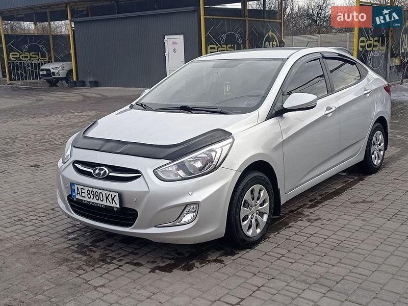 Hyundai Accent 2015