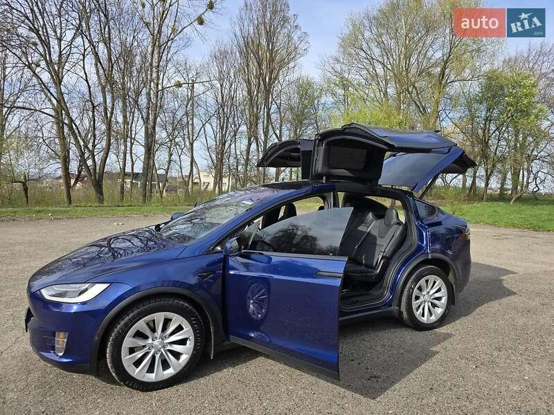 Tesla Model X 2018