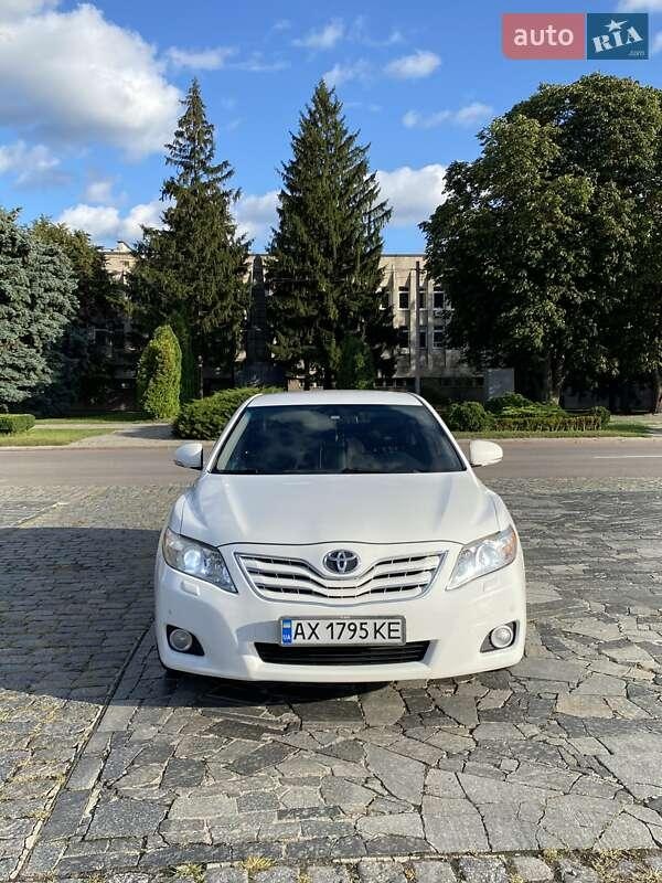Toyota Camry 2011
