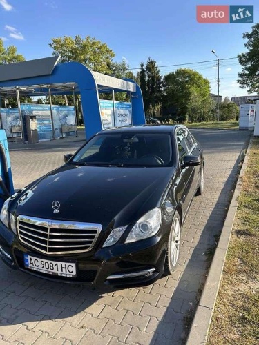 Mercedes-Benz E-Class 2011