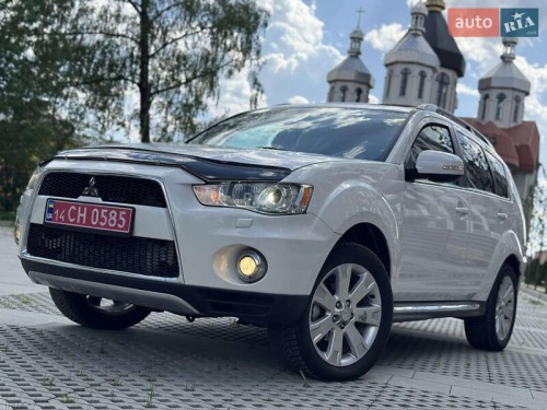 Mitsubishi Outlander XL 2012