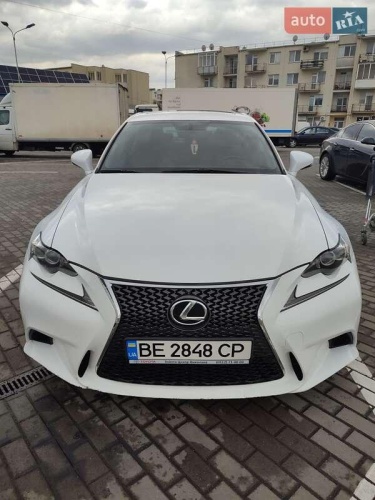 Lexus IS 2016