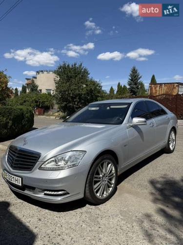Mercedes-Benz S-Class 2010