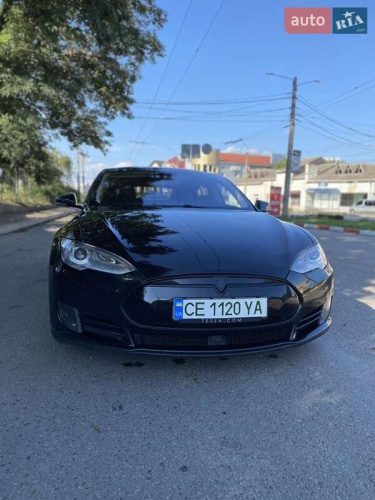 Tesla Model S 2015