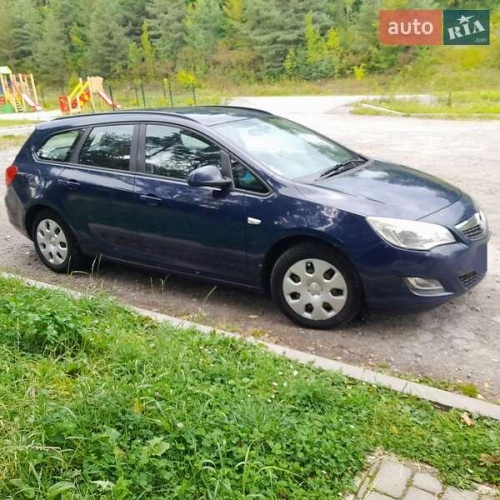 Opel Astra 2011