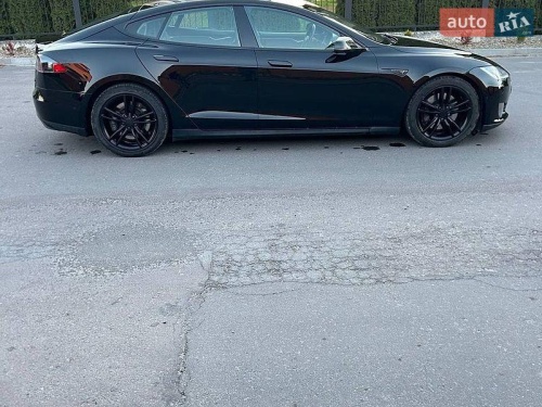 Tesla Model S 2015