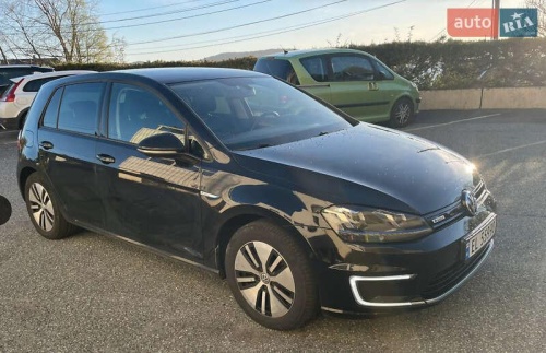 Volkswagen e-Golf 2015