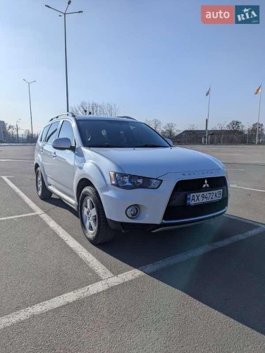 Mitsubishi Outlander 2011