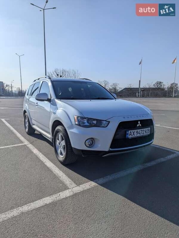 Mitsubishi Outlander 2011