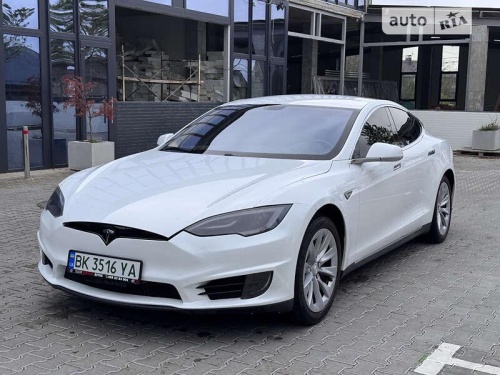 Tesla Model S 2013