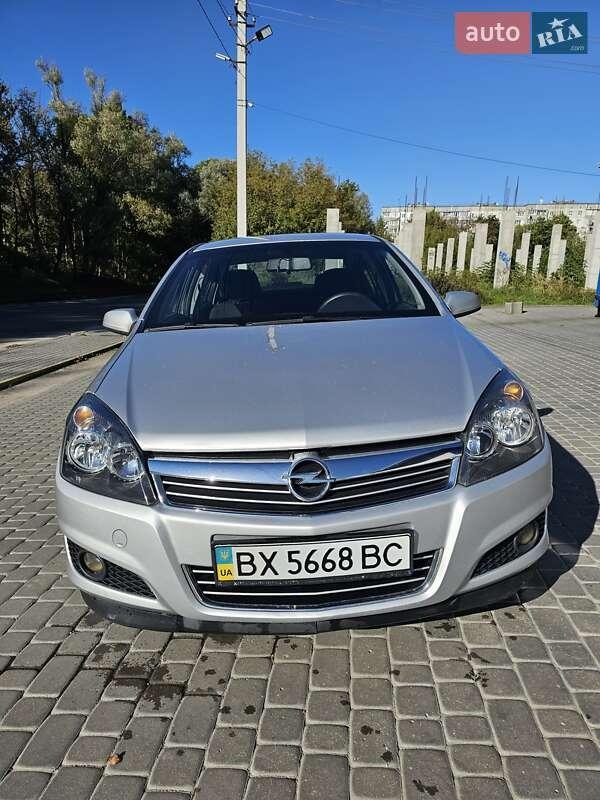 Opel Astra 2011