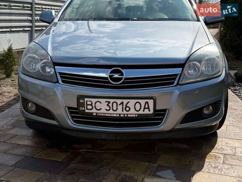 Opel Astra 2010
