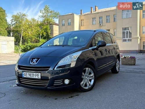 Peugeot 5008 2013