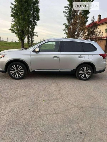 Mitsubishi Outlander 2018