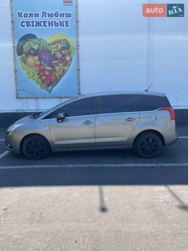Peugeot 5008 2010
