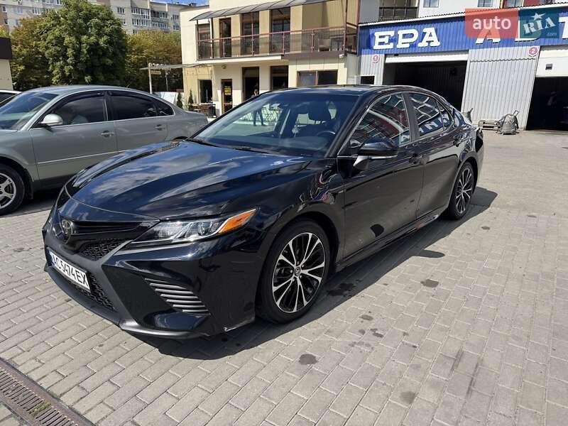 Toyota Camry 2018