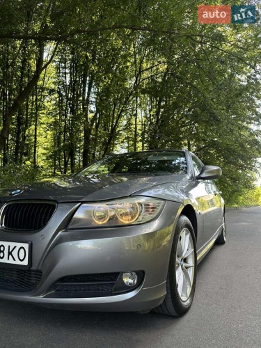 BMW 3 Series 2011