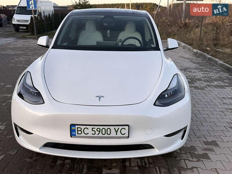 Tesla Model Y 2023