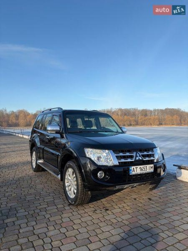 Mitsubishi Pajero Wagon 2012