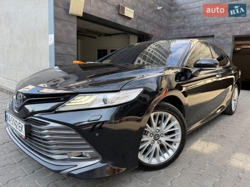Toyota Camry 2019