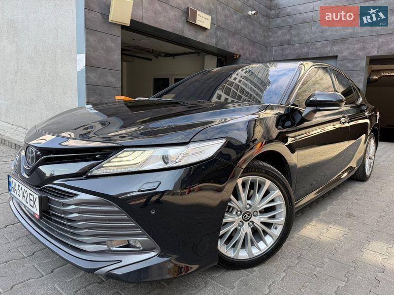 Toyota Camry 2019