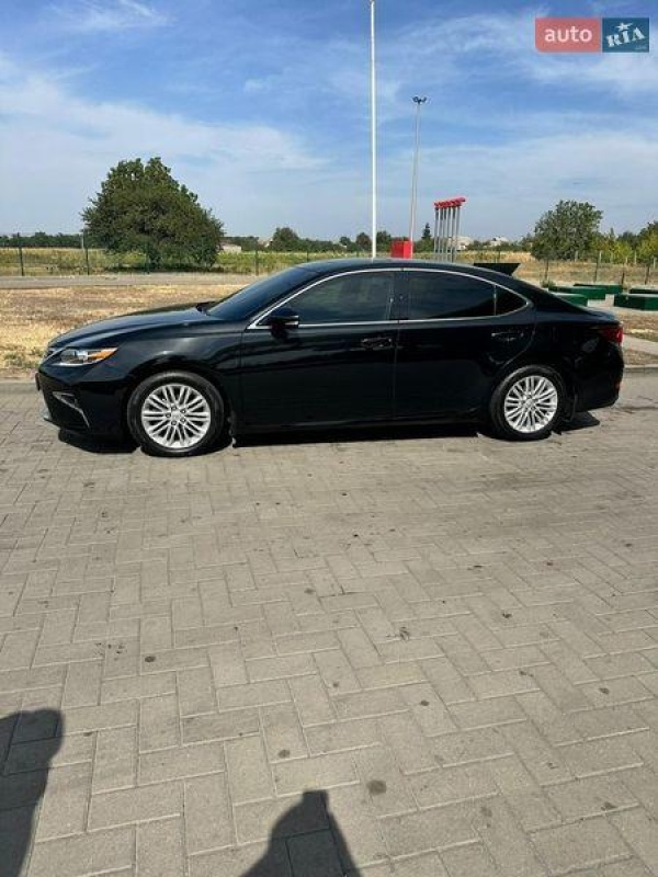 Lexus ES 2016