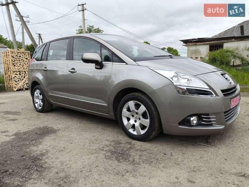 Peugeot 5008 2012