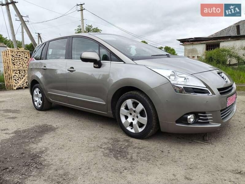 Peugeot 5008 2012