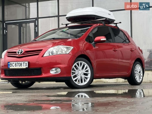 Toyota Auris 2011